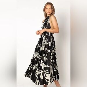 Petal And Pup Women’s Sabine Halter Neck Maxi Dress Floral Print S